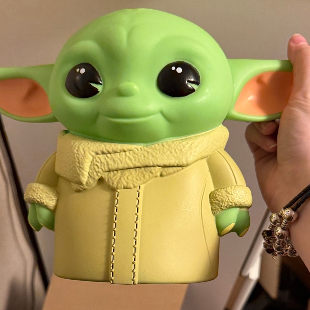 Star Wars Green and Tan Baby Alien Figure